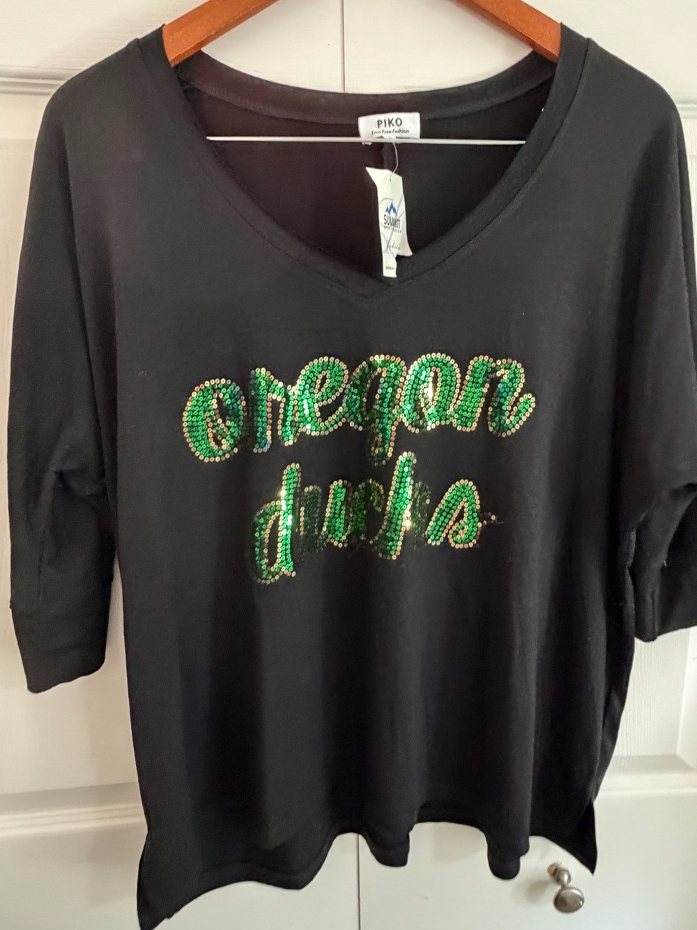 PIKO Oregon Ducks Sequin V Neck Dolman Top Black Green Gold NWT Size Small
